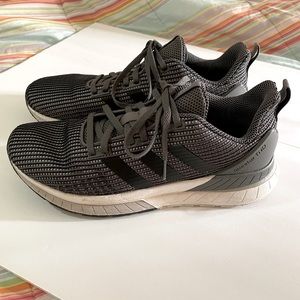 adidas questar TND men’s 6.5/women’s 8